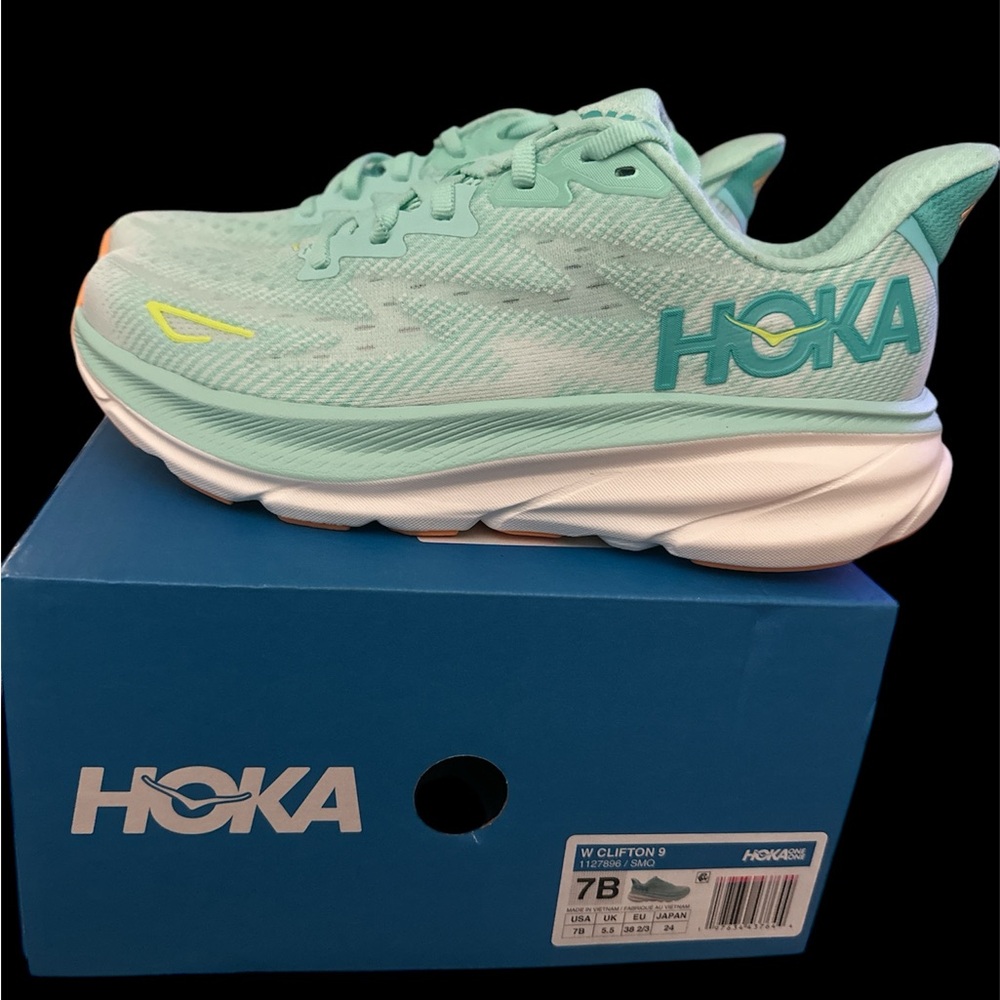 HOKA Clifton 9 Running Shoes